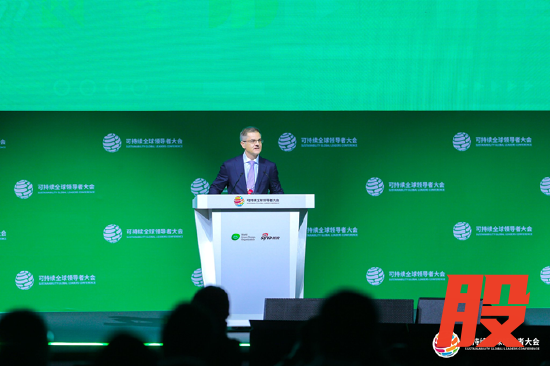 国际关系与可持续发展中心（CIRSD）主席、塞尔维亚前外交部长、第67届联合国大会主席武克·耶雷米奇